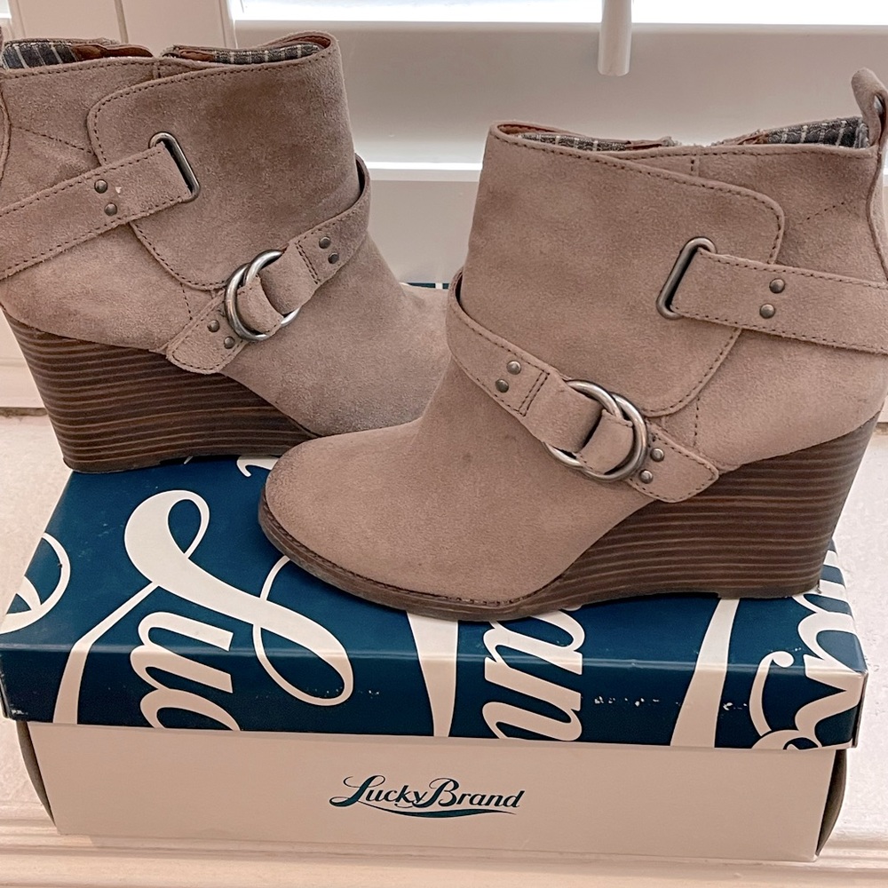 Lucky LK-Yerik bootie’s, Color: Brindle Oiled Suede.
